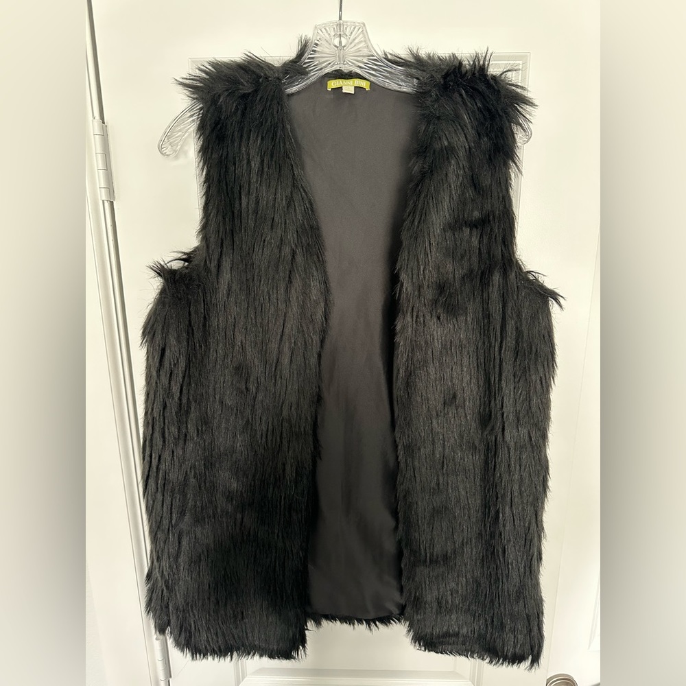 Gianni Bini Black Faux Fur Vest